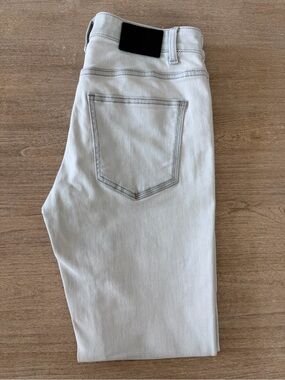 Men's Outpost Light Gray Slim Fit Jeans